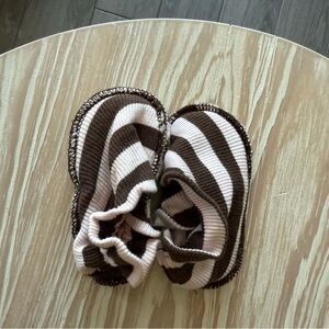Baby girl super soft pastel Striped Brown and pink Kids Slipper booties/shoes•••